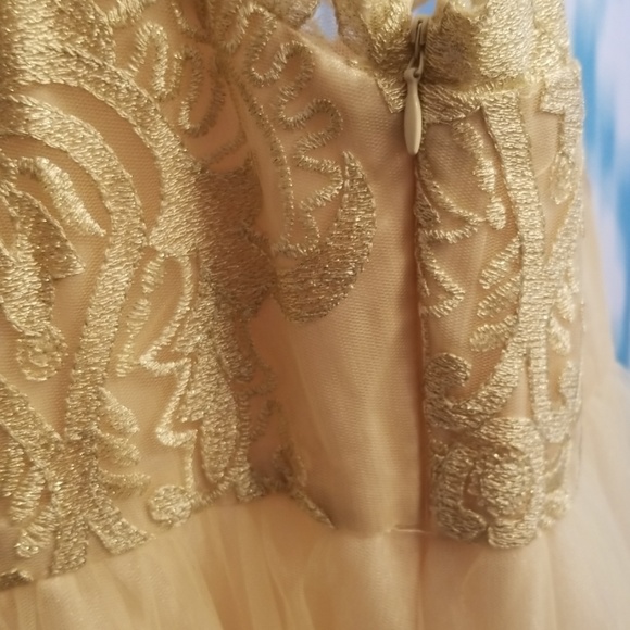 Chi Chi London Maternity Hollie Dress - Picture 5 of 7